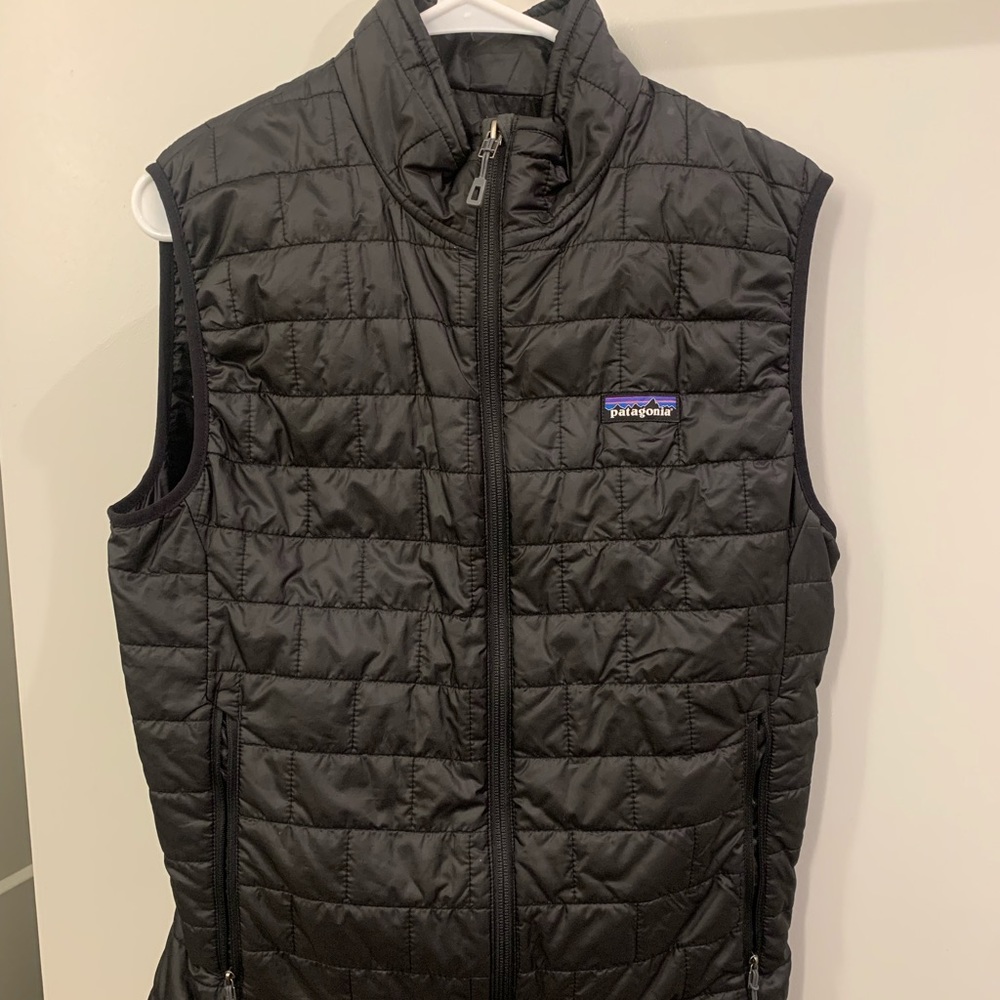 Men’s Patagonia Vest Size Small in Black